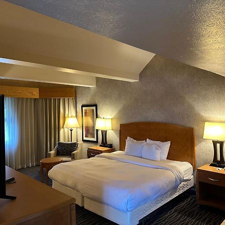 Radisson Hotel Salt Lake City Airport ภายนอก รูปภาพ