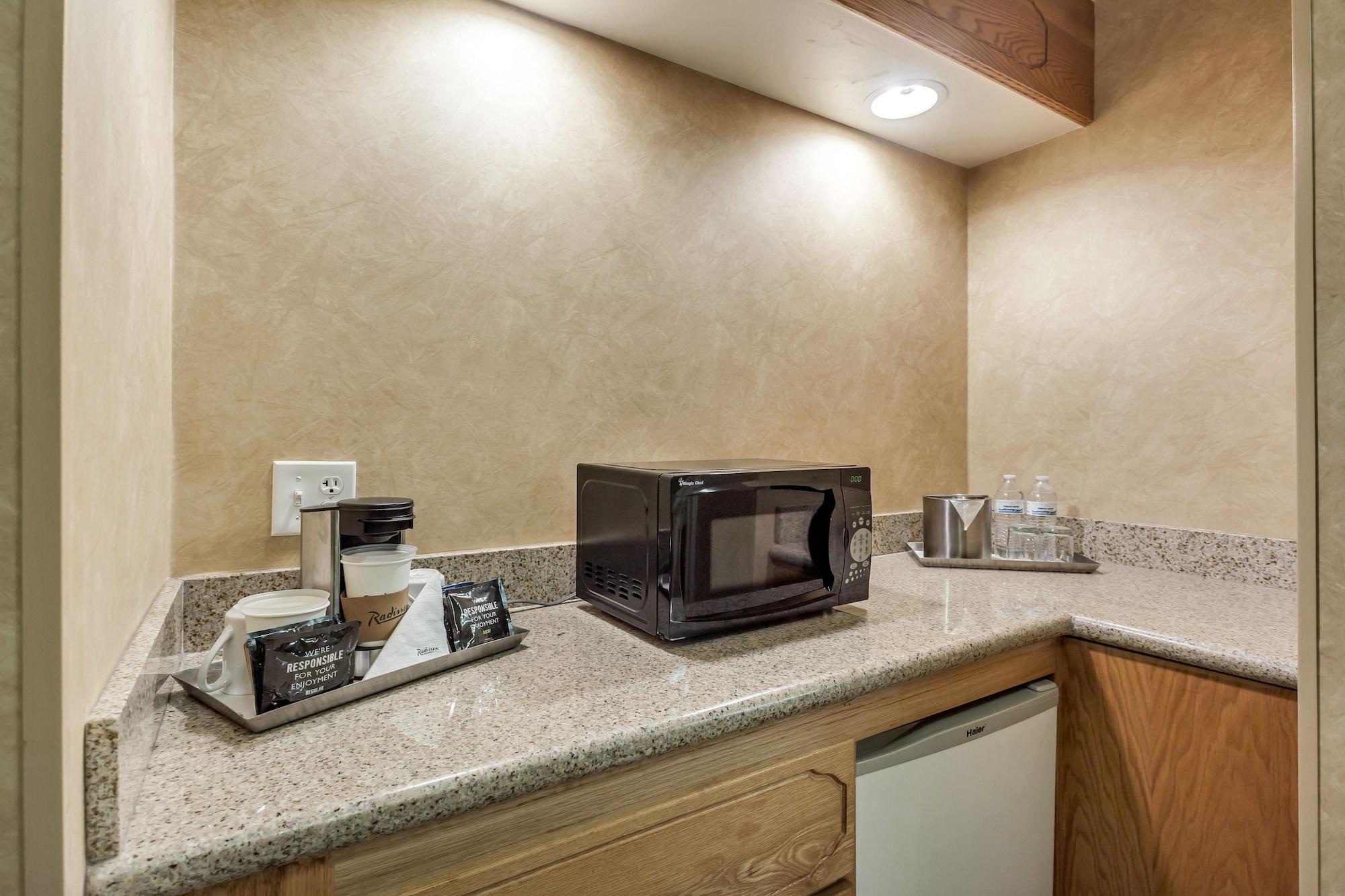 Radisson Hotel Salt Lake City Airport ภายนอก รูปภาพ