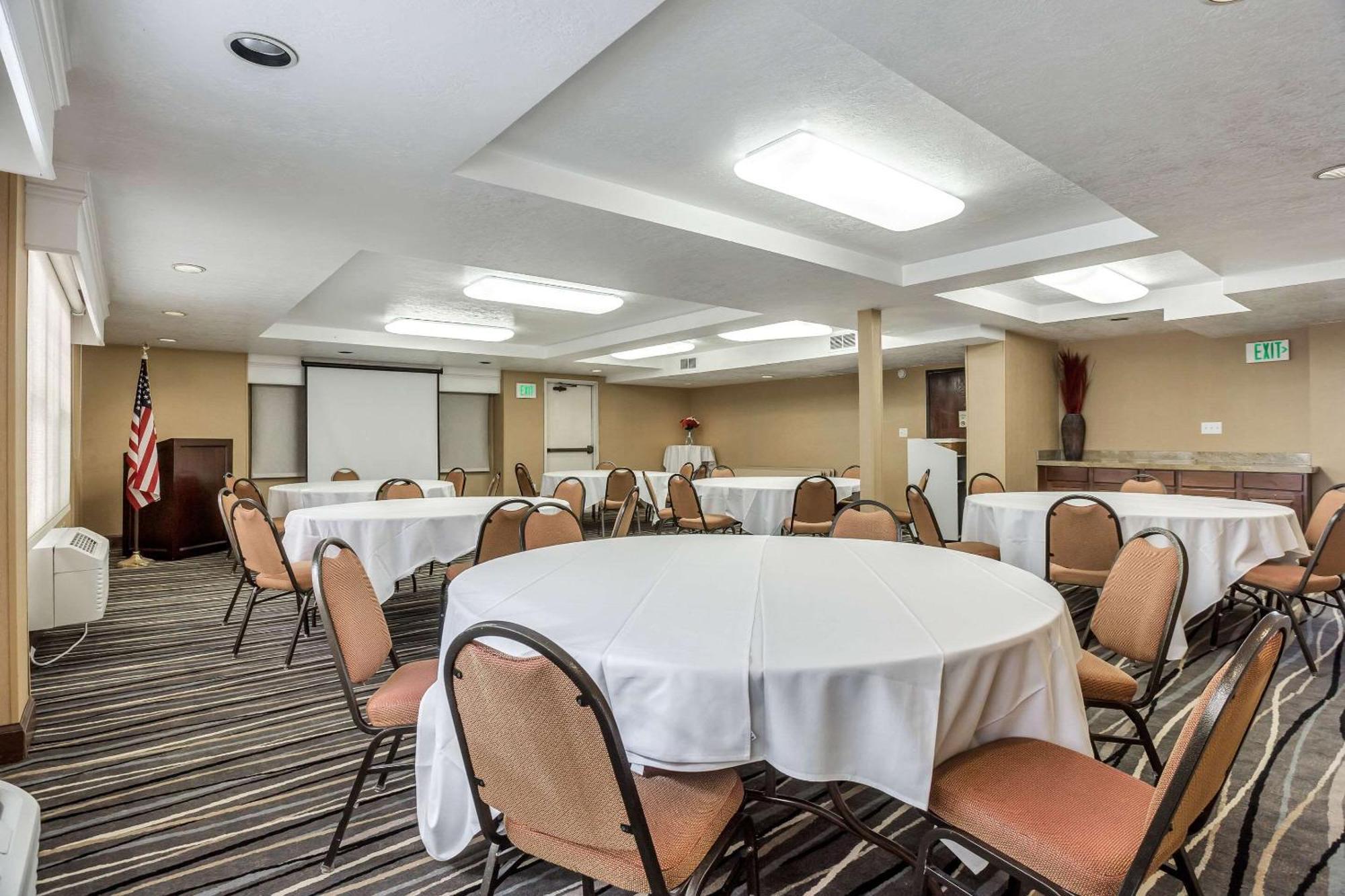 Radisson Hotel Salt Lake City Airport ภายนอก รูปภาพ